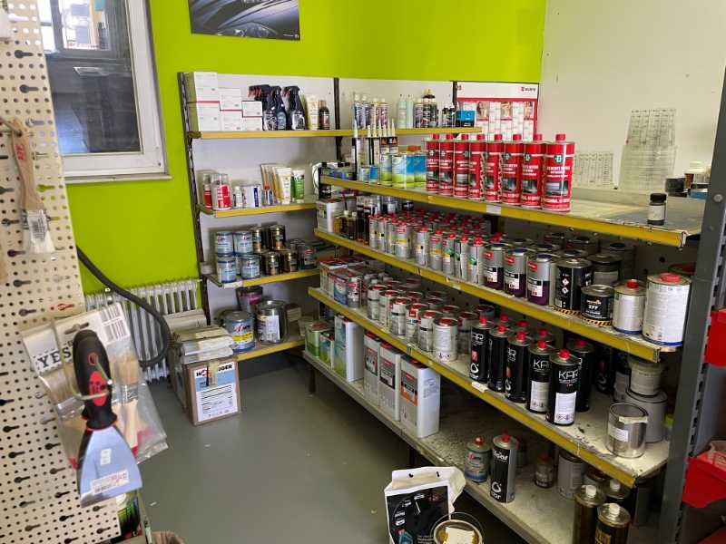 Avtoličarska trgovina Maribor Poglonik