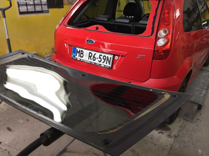 Zamenjava avtostekel Maribor Poglonik